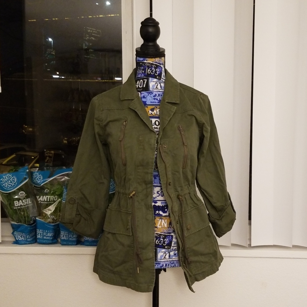Medium sized army green utility jean jacket, NWT